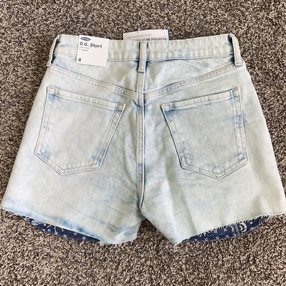 Old Navy O.G. Short - Picture 2 of 4